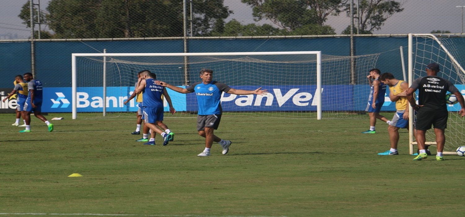 Léo Moura desfalca o Grêmio em dois jogos, e mais seis ficam fora de treino