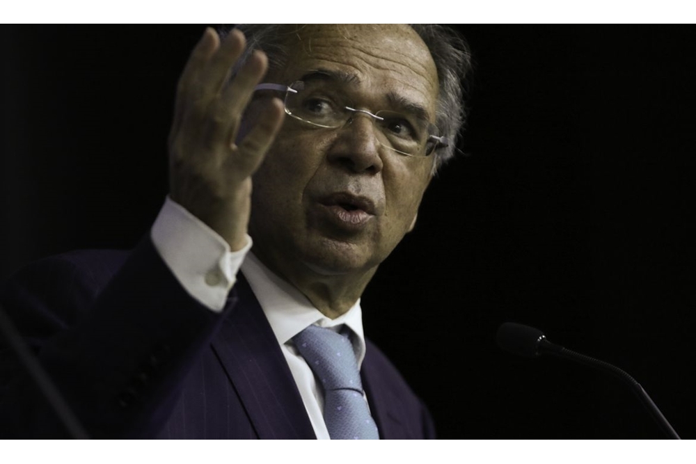 Governo avalia redução de imposto sobre combustíveis, diz ministro