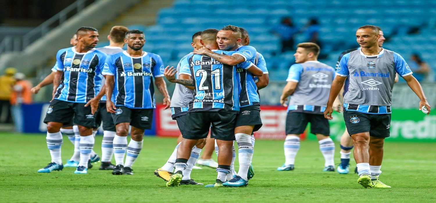 Everton revela