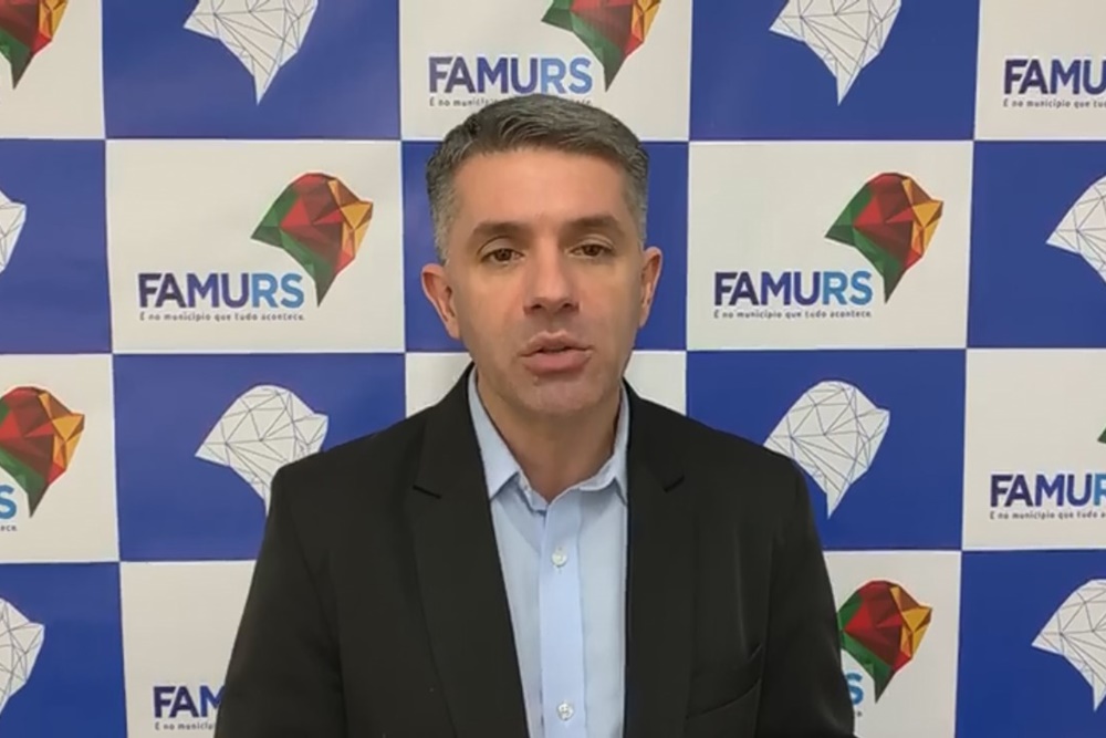 Famurs reitera a posição contrária à volta às aulas
