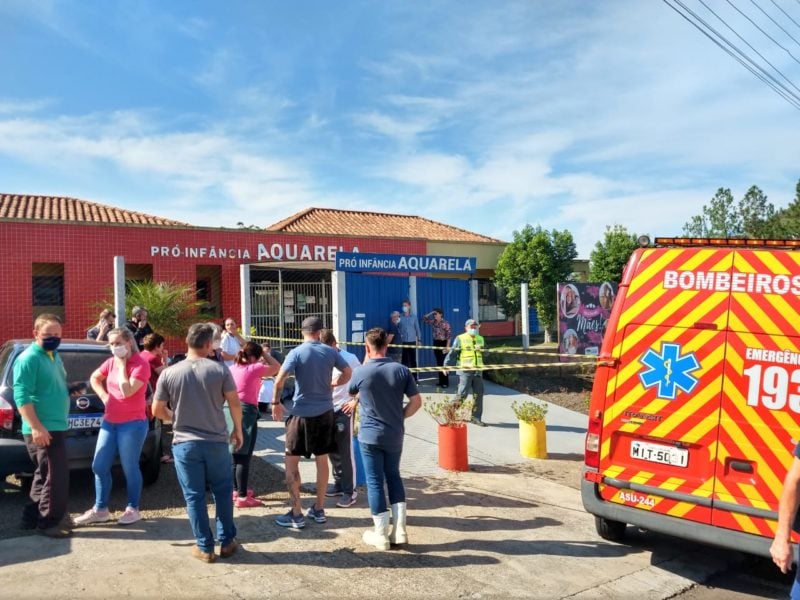 Jovem com facão invade creche e mata crianças e professores em Santa Catarina