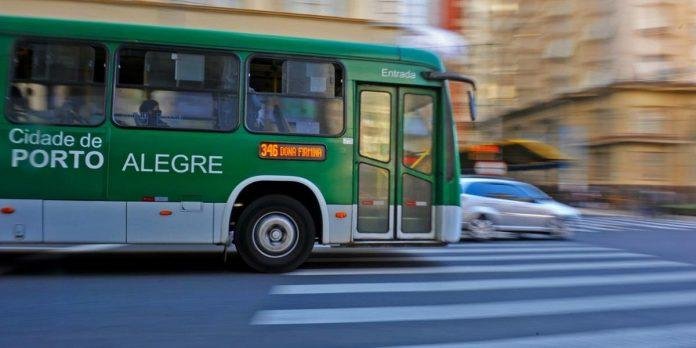 Setor de serviços cresce pelo 5º mês e tem maior nível desde 2015, diz IBGE