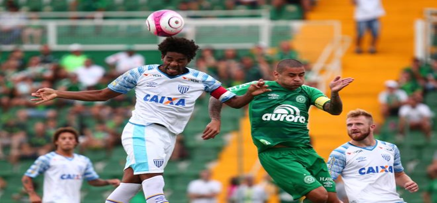 Chapecoense vence o Avaí e abre vantagem