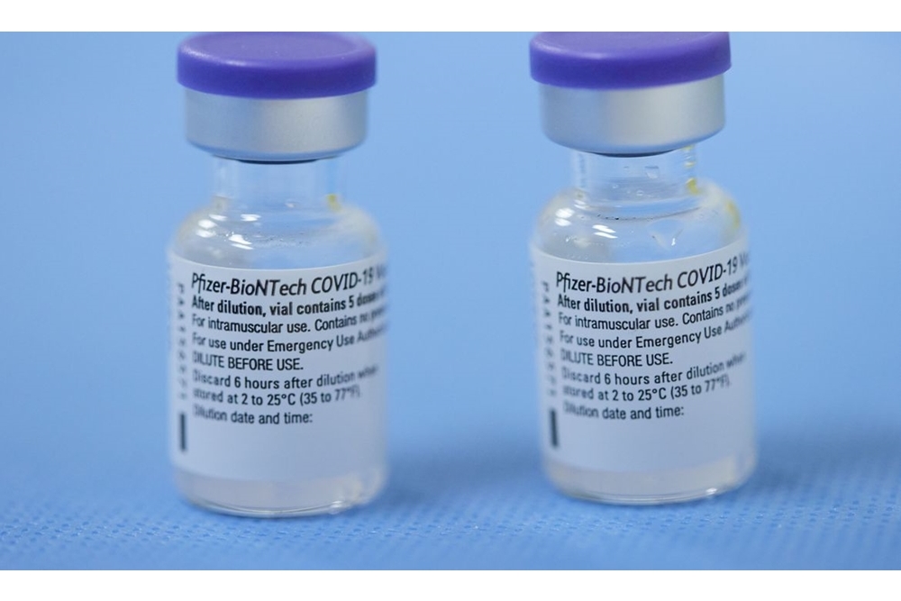 Covid-19: novo lote de vacinas da Pfizer chega ao Brasil