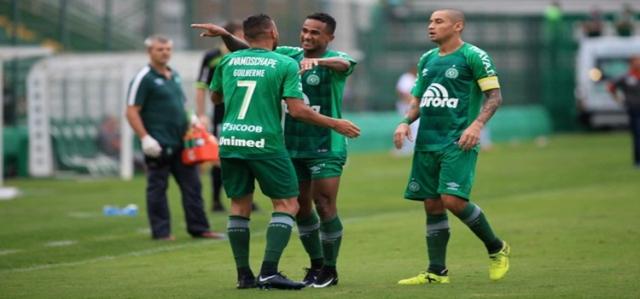 Guilherme faz dois, Chapecoense bate o Inter de Lages em casa e segue 100%