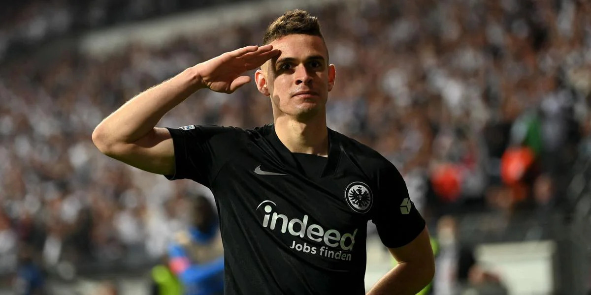 Inter espera janela europeia fechar para diminuir concorrência por centroavante
