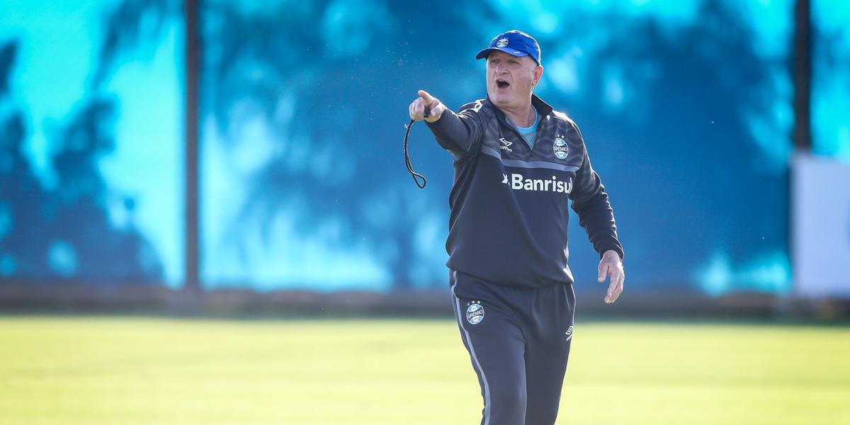 Grêmio busca recuperação no Brasileirão em jogo de